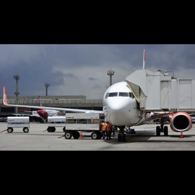 121epldjrradu1c — principio de incendio fecha aeroporto