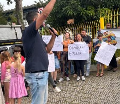 WhatsApp Image 2026 04 06 at 12.36.53 — crise na educacao maes