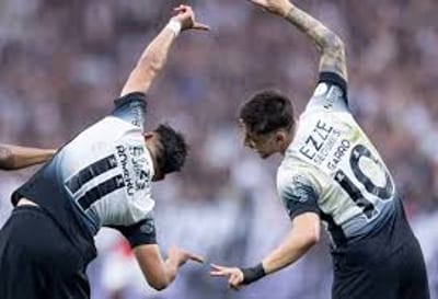 O Internacional derrotou o São Paulo por 3 a 1 no Morumbi. — 17