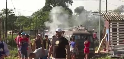 Moradores de Guarulhos protestam contra reintegração de posse e despejo de famílias — 546