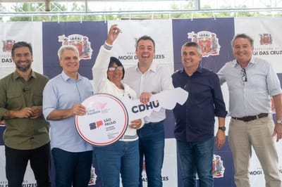 Eli Corrêa Filho entrega 32 casas com energia solar em Mogi das Cruzes - um novo lar para famílias