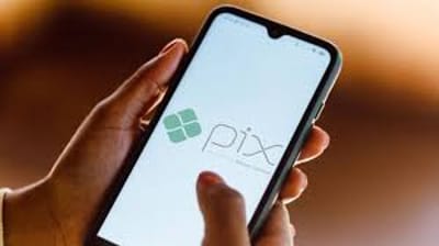 Governo recua e abandona novas regras de fiscalização do Pix — 538