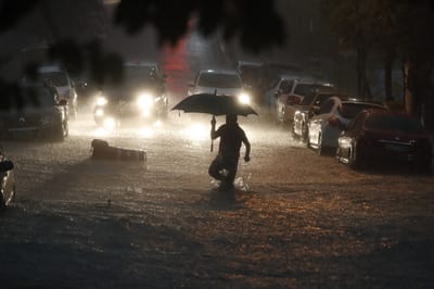 "Chuva Intensa em Guarulhos: Defesa Civil Prorroga Gabinete de Crise até Quarta-feira" — 25