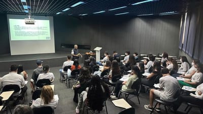 Prefeitura orienta estudantes sobre riscos do álcool e direção no programa P.A.R.T.Y. — 523
