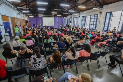 Mais de 300 pessoas participam da celebração oficial do Dia da Mulher no Adamastor — 527