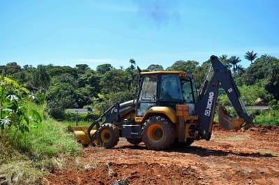 Retroescavadeira auxilia no trabalho de agricultores familiares de Guarulhos — 530