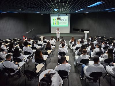 Programa internacional P.A.R.T.Y. mobiliza alunos de escola estadual na Vila Nova Cumbica — 511
