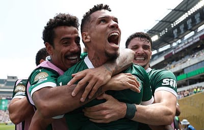 "Paulinho marca o gol da vitória do Palmeiras contra o Botafogo na Copa do Mundo de Clubes" — 15
