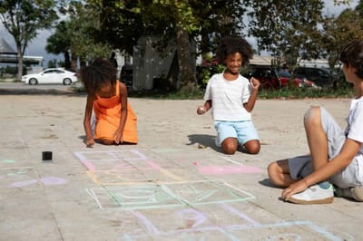 Virada Ambiental realiza oficina de brinquedos de chão e tintas naturais no Bosque Maia — 509