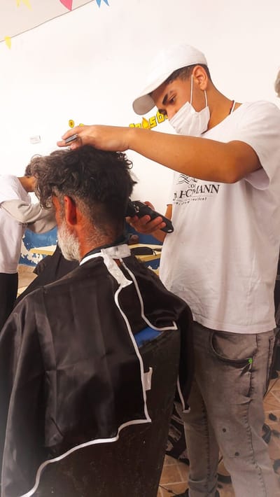 Prefeitura oferece gratuitamente serviços de barbearia para pessoas em situação de rua — lifestyle
