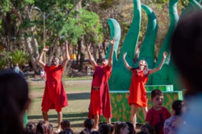 Fracalanza recebe espetáculos gratuitos do projeto Teatro nos Parques — fracalanza recebe espetaculos