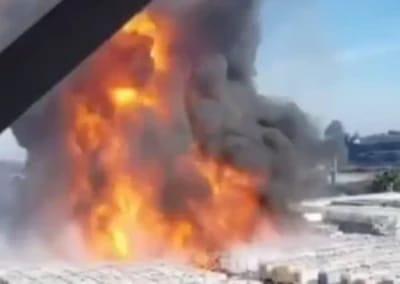 Incêndio de Grande Porte Atinge Indústria em Guarulhos — incendio de grande