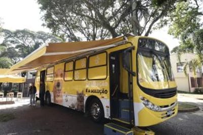 Parceria entre Prefeitura e ONG disponibiliza atendimento veterinário gratuito na Praça Getúlio Vargas
