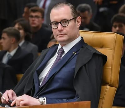 STF Marca para 2 de Setembro o Julgamento de Bolsonaro por Tentativa de Golpe — 52