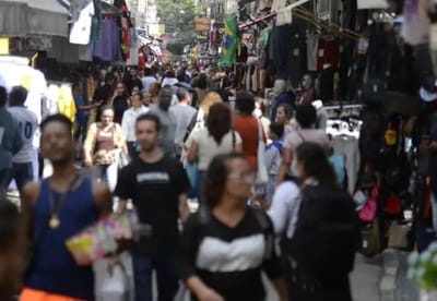 Desaceleração Econômica: PIB Cresce 0,5% no 2º Trimestre com Juros Altos, Aponta FGV — 28
