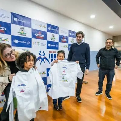 Projeto Jovens de Ouro Recebe 80 Quimonos em Guarulhos