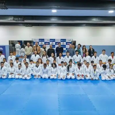 Projeto Jovens de Ouro Recebe 80 Quimonos em Guarulhos