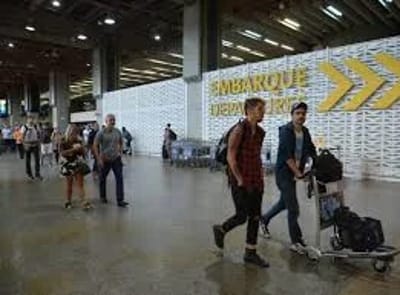 Aeroporto de Guarulhos Exige 'Zip Lock' para Líquidos em Bagagem de Mão — 492