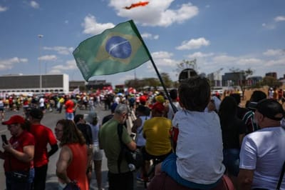 Milhares Marcham em Brasília Contra Anistia a Golpistas e a ‘PEC da Blindagem’ — milhares marcham em brasilia contra anistia