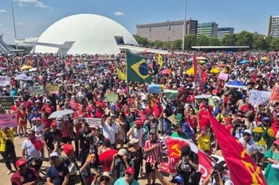 Milhares Marcham em Brasília Contra Anistia a Golpistas e a ‘PEC da Blindagem’ — milhares marcham em brasilia contra anistia