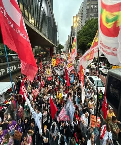Milhares Marcham em Brasília Contra Anistia a Golpistas e a ‘PEC da Blindagem’ — milhares marcham em brasilia contra anistia