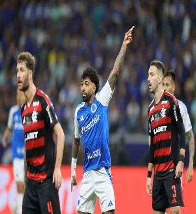 Goleiros Brilham, Flamengo e Cruzeiro Empatam e Embolam o Topo do Brasileirão — goleiros brilham flamengo e cruzeiro empatam
