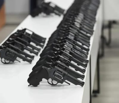 Guarulhos Doa 42 Revólveres Calibre 38 para Cidades do Interior e Fortalece Segurança no Estado — guarulhos doa 42 revolveres
