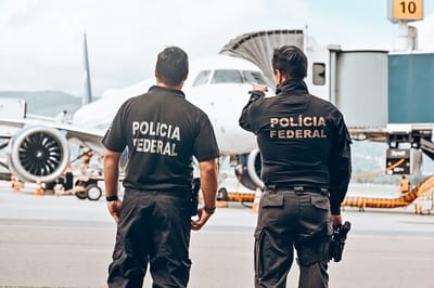 Operação da Polícia Federal no Aeroporto de Guarulhos prende 12 pessoas e barra 20 kg de cocaína — datafolha governo tarcisio