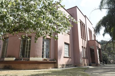 História viva: Projeto oferece visitas guiadas gratuitas ao Teatro Padre Bento em Guarulhos — historia viva projeto oferece