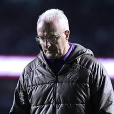 Crise no Timão: Corinthians demite Dorival Júnior após derrota para o Inter e início desastroso no Brasileirão — 14