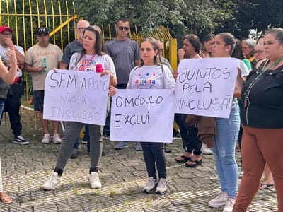 Crise na Educação: Mães de autistas e motoristas do TEG protestam no Paço Municipal de Guarulhos por inclusão e repasses — 65