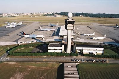 Princípio de incêndio fecha Aeroporto de Guarulhos pela manhã e cancela voo da Latam para Passo Fundo — 19