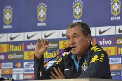 Técnico do tetra, Carlos Alberto Parreira é internado no Rio — plantao