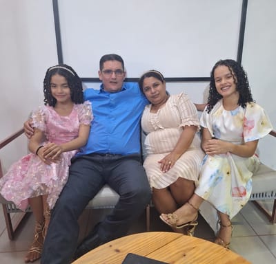Do Maranhão aos palcos: A história de fé de José Luis, o pai por trás do talento de Talita e Talia — do maranhao aos palcos a