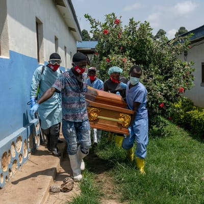 volunteers are risking their lives to stop ebola they aren t always welcome 1782576082287 — 11