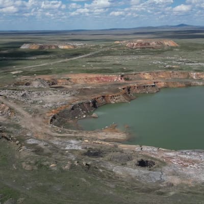 trump cut a billion dollar mining deal his sons stand to profit 1782676875677 — 49