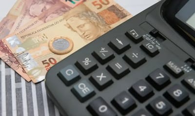 governo-projeta-arrecadar-r-636-bilhoes-com-nova-cbs-em-2027 — 52