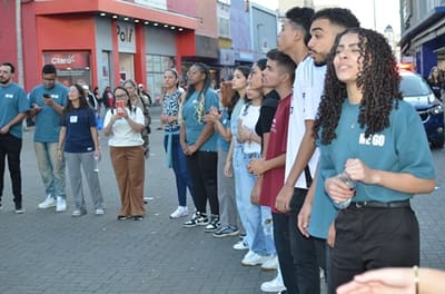 Evangelismo de Impacto: Juventude da Igreja Nasci pra Deus Leva a Mensagem da Cruz ao Coração de Guarulhos — evangelismo de impacto juventude