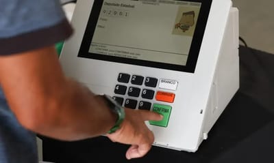 facebook-falha-em-filtrar-anuncios-com-desinformacao-eleitoral-aponta-ong — 10