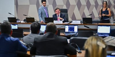 ajustes-no-texto-adiam-votacao-da-mp-da-taxa-das-blusinhas — 51