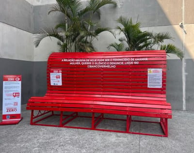 banco-vermelho-gigante-e-instalado-no-internacional-shopping-de-guarulhos — 9