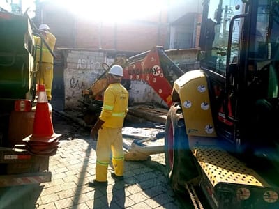 prefeitura-de-guarulhos-realiza-limpeza-de-bocas-de-lobo-no-jardim-santa-emilia — 39