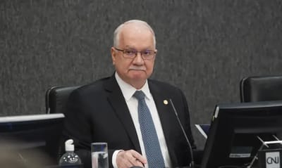 fachin-aguarda-explicacoes-de-ministros-para-decidir-sobre-crise-no-stf — 48