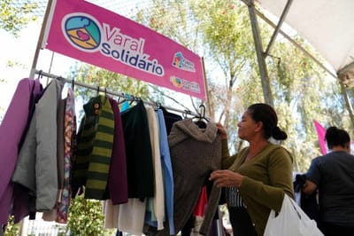 varal-solidario-distribui-roupas-e-calcados-gratuitos-no-ceu-presidente-dutra — 47