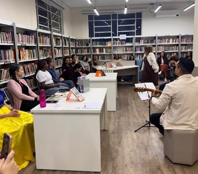 sarau-literario-do-proleei-celebra-a-leitura-e-a-expressao-artistica-em-guarulho — 169