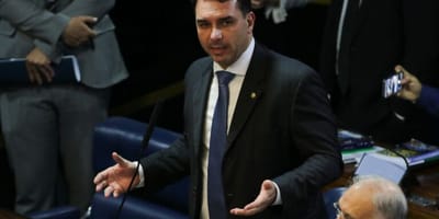 defesa-de-flavio-bolsonaro-tenta-transferir-caso-dark-horse-para-mendonca — 45