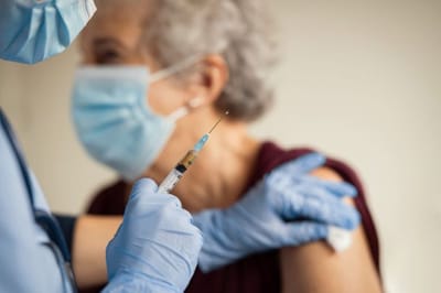guarulhos-inicia-vacinacao-de-idosos-com-85-anos-ou-mais-contra-pneumonia — 109