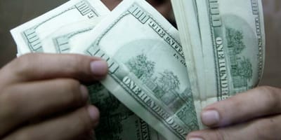 dolar-sobe-mais-de-1-e-se-aproxima-de-r-5-17 — 98