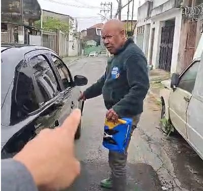 vereador-geleia-e-flagrado-retirando-placas-de-guti-e-acusado-de-agredir-morador — 66