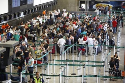 aeroporto-de-guarulhos-deve-receber-764-8-mil-passageiros-no-feriado-de-aparecid — 43